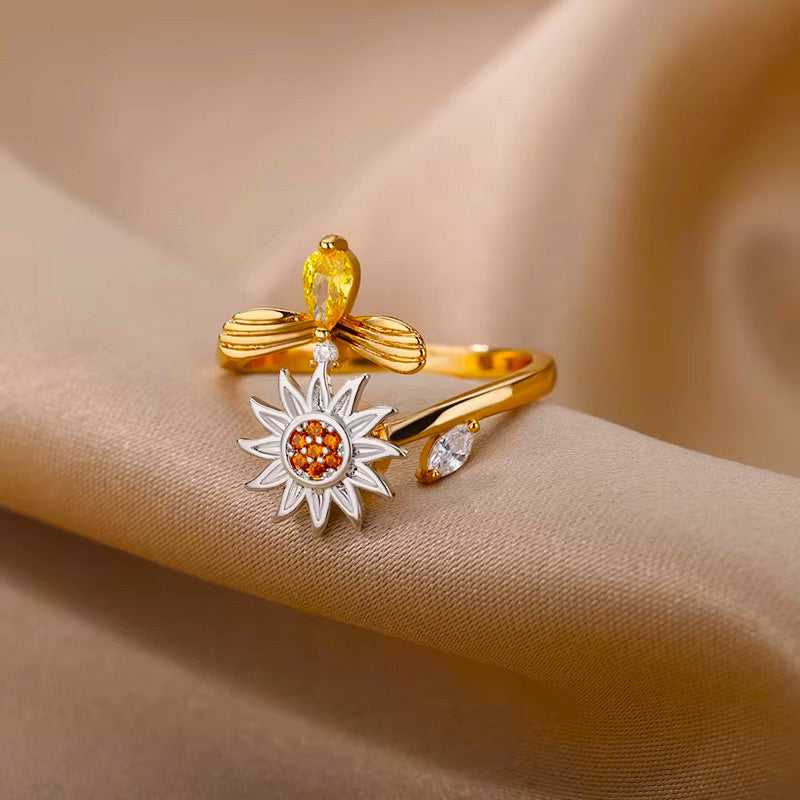 Rotating Sunflower Ring Female Euramerican